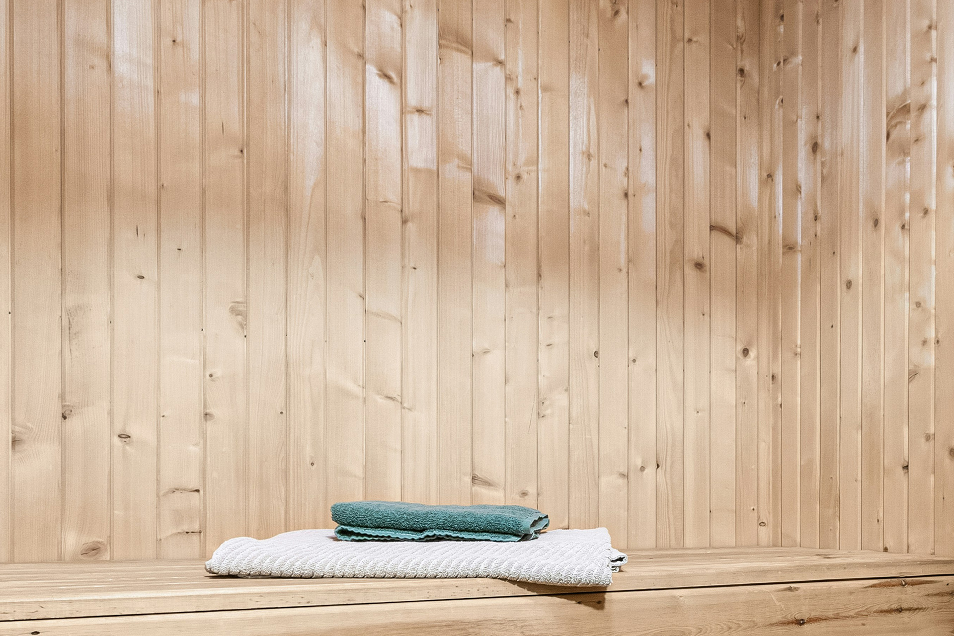 屋上にあるサウナで身体も心も整えます